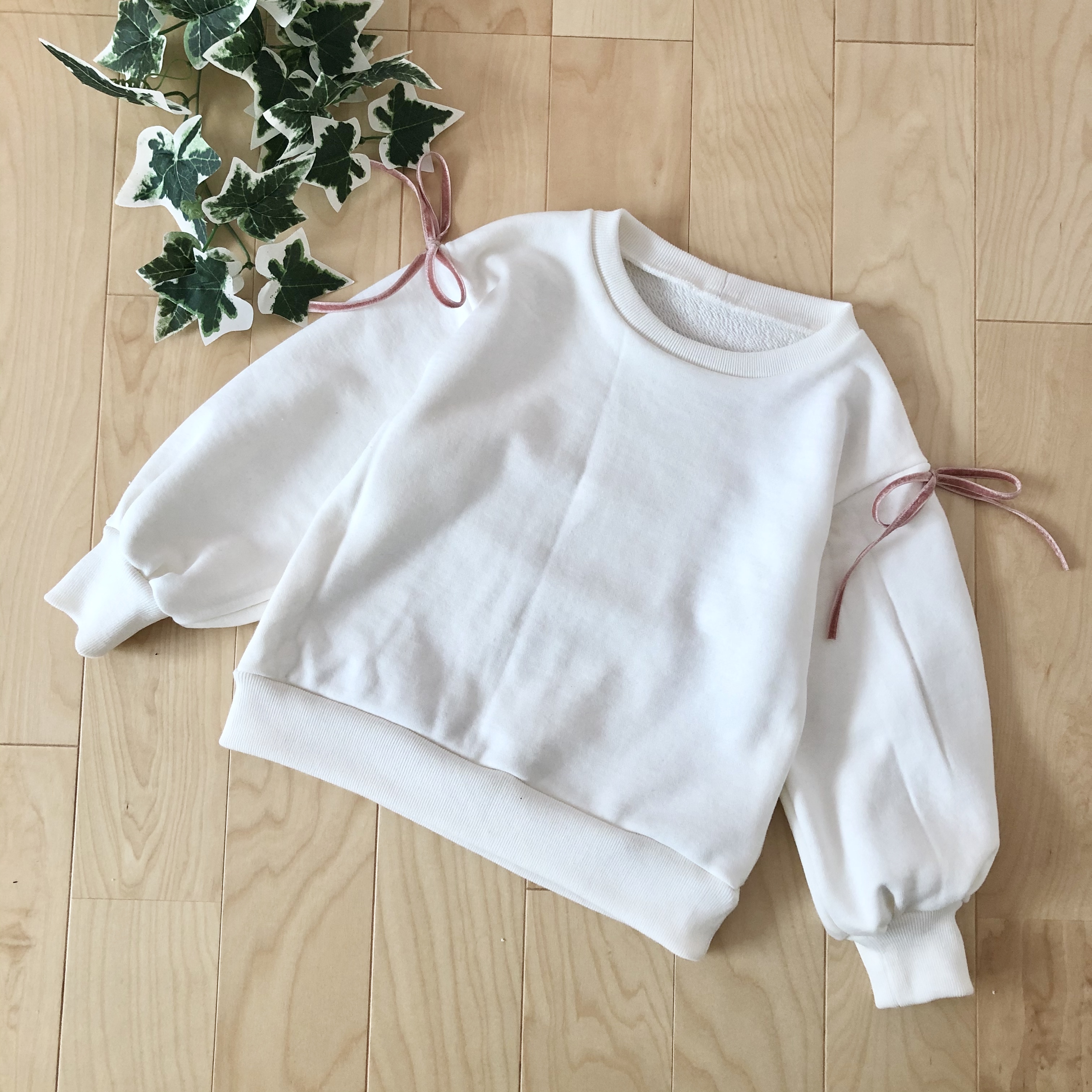 snuggleさん肩落ちラウンドプルオーバーで発表会用トップス 